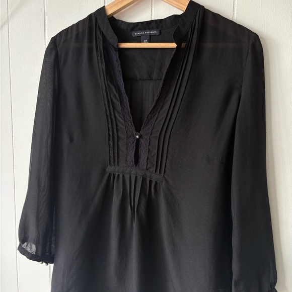 Banana Republic Silk Blouse | Size Small - Picture 3 of 8